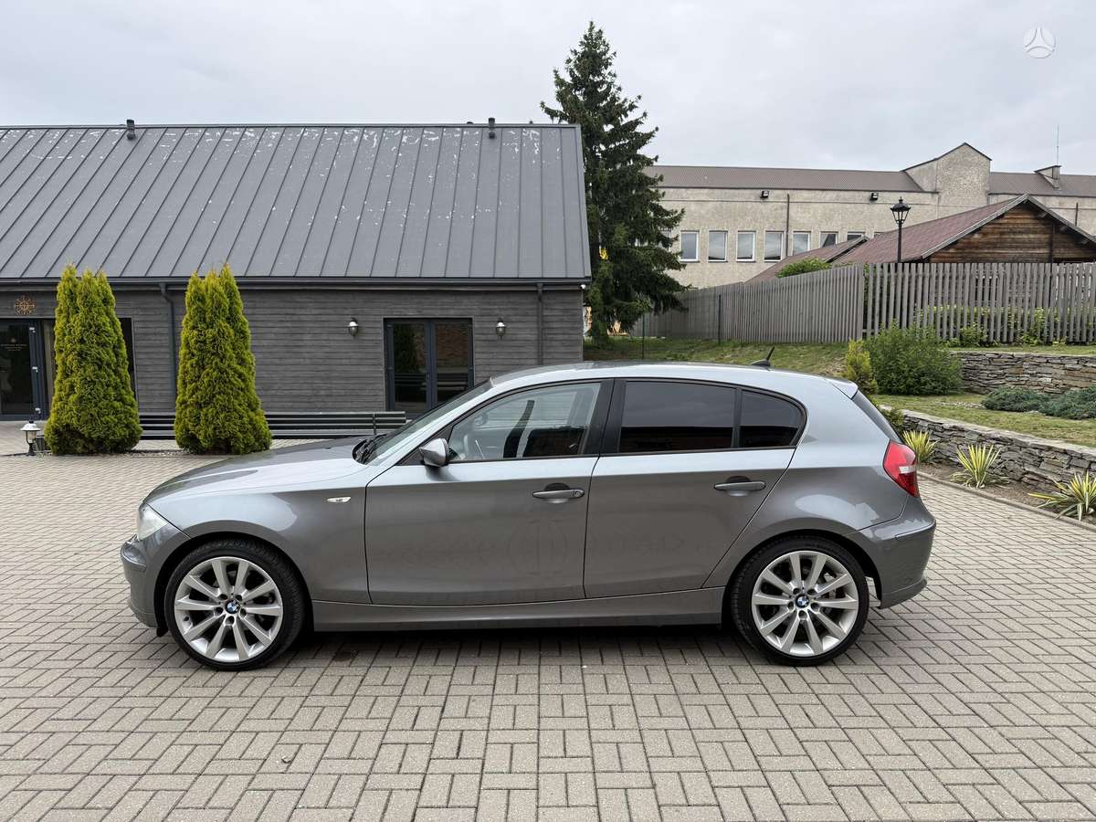 BMW 120, 2.0 l., hatchback