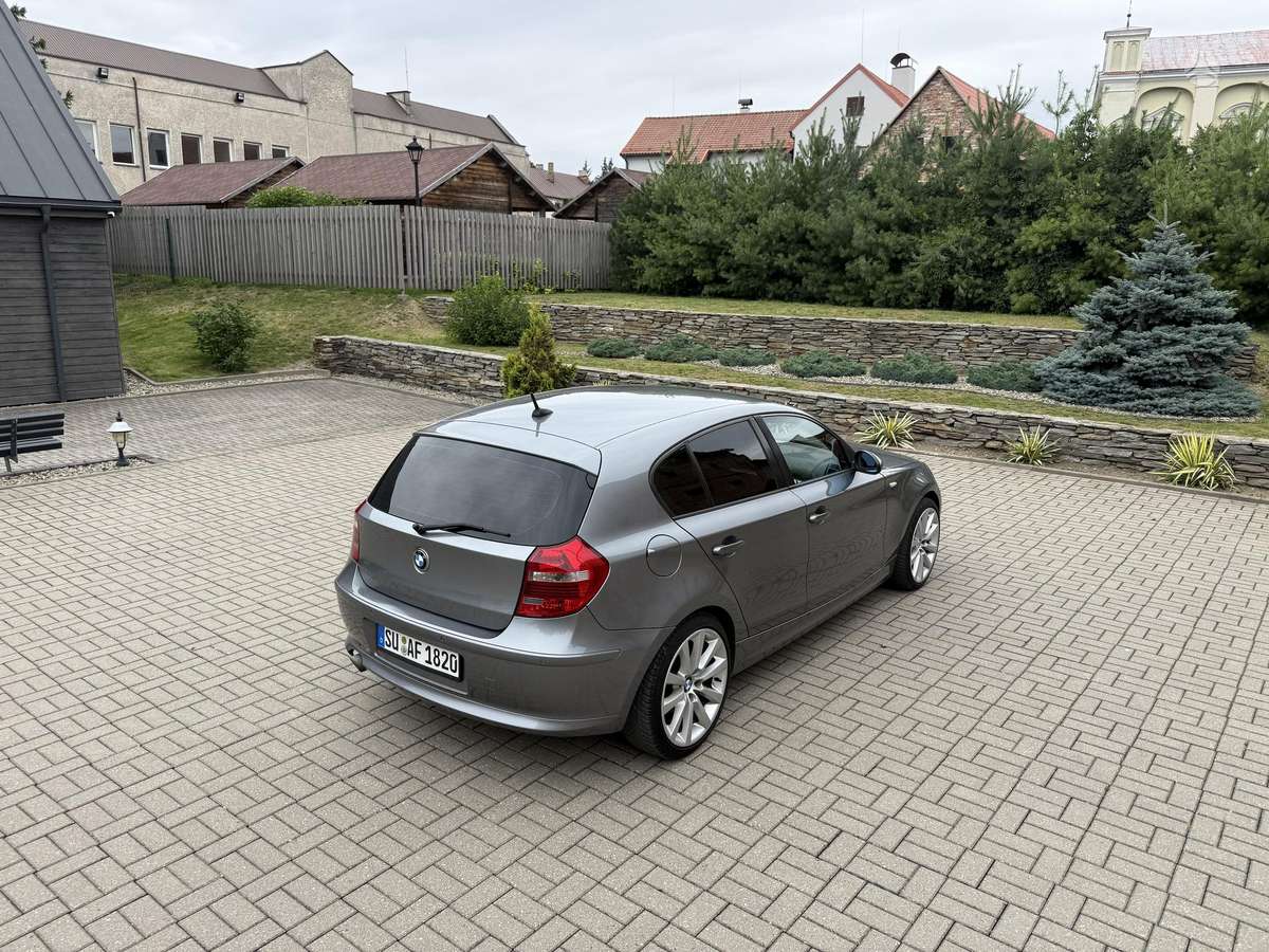 BMW 120, 2.0 l., hatchback
