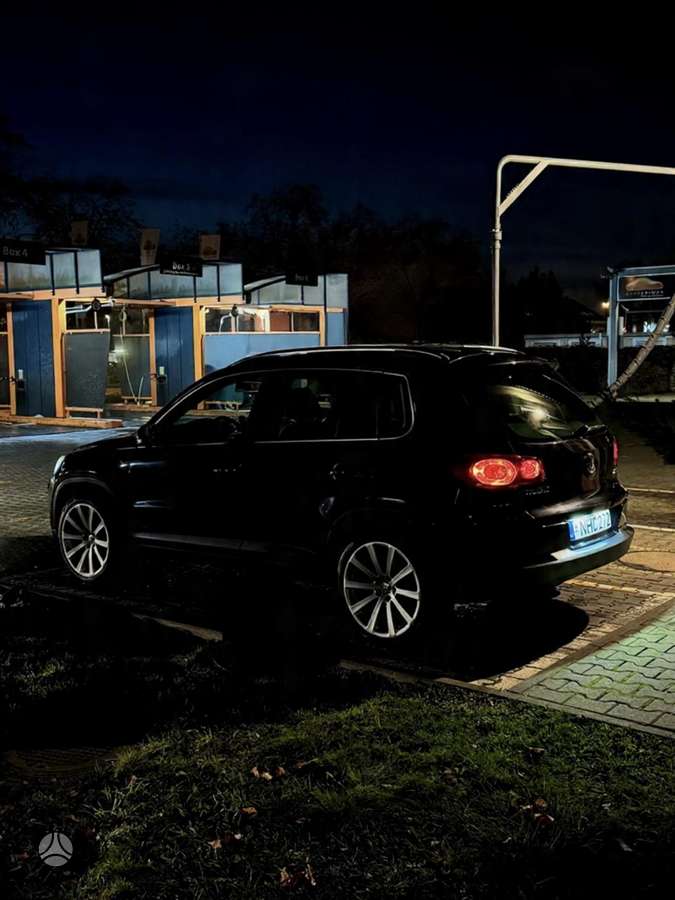 Volkswagen Tiguan - 2