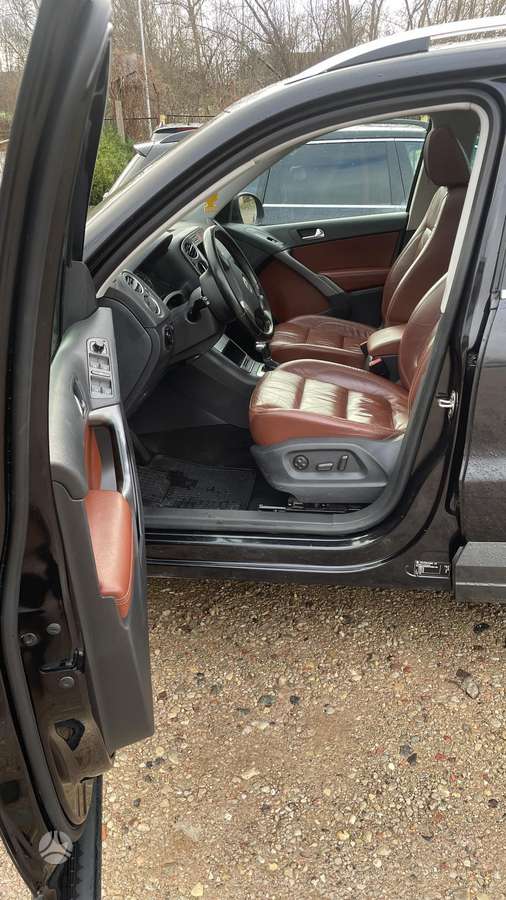 Volkswagen Tiguan - 4