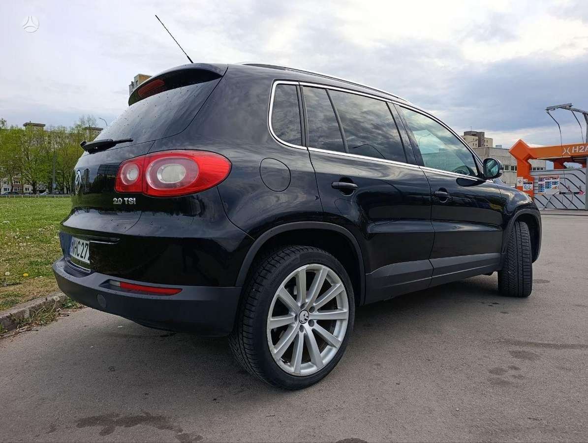Volkswagen Tiguan - 10