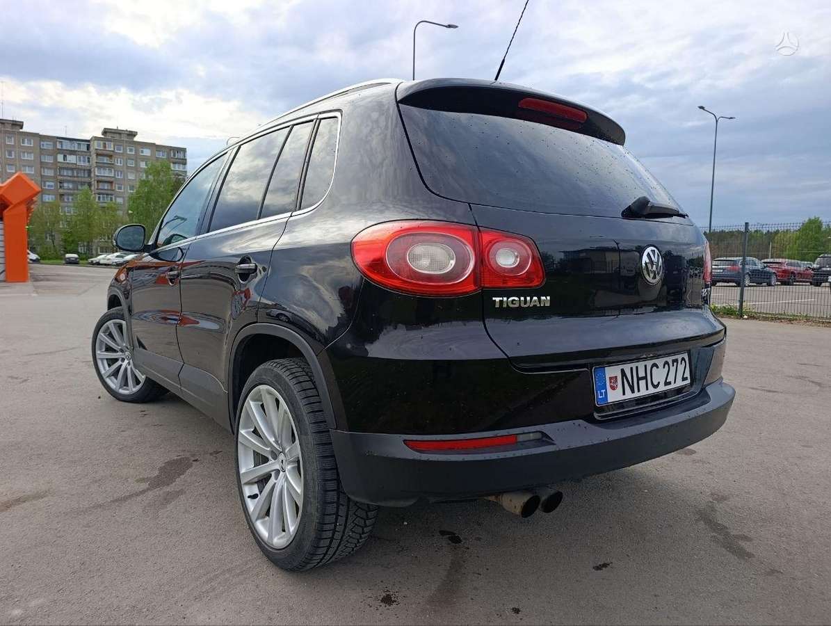 Volkswagen Tiguan - 11