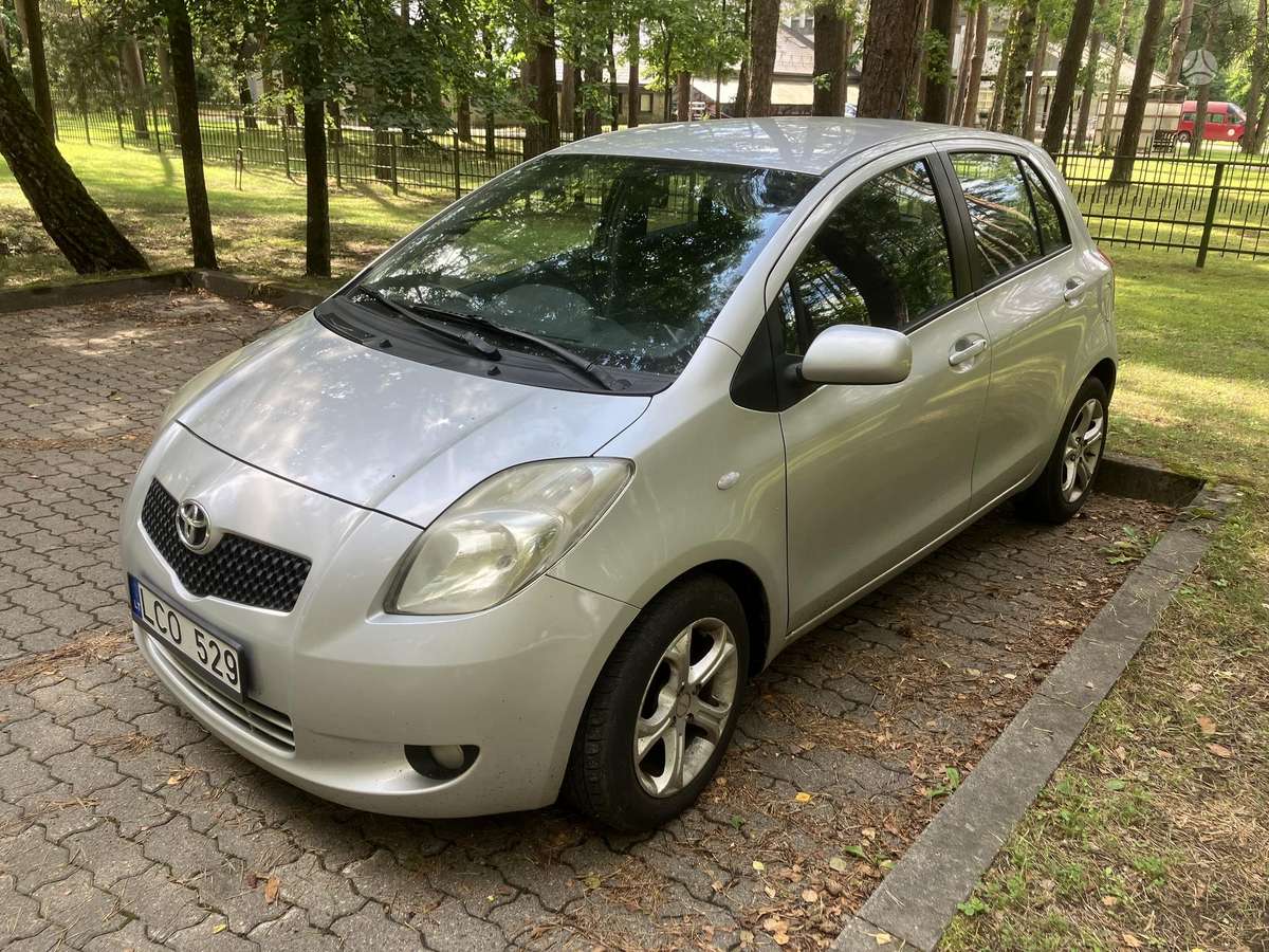 Toyota Yaris - 5