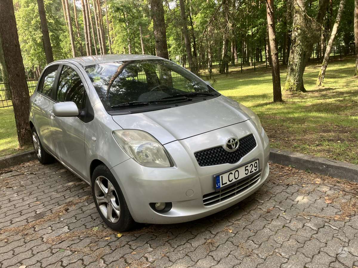 Toyota Yaris - 1