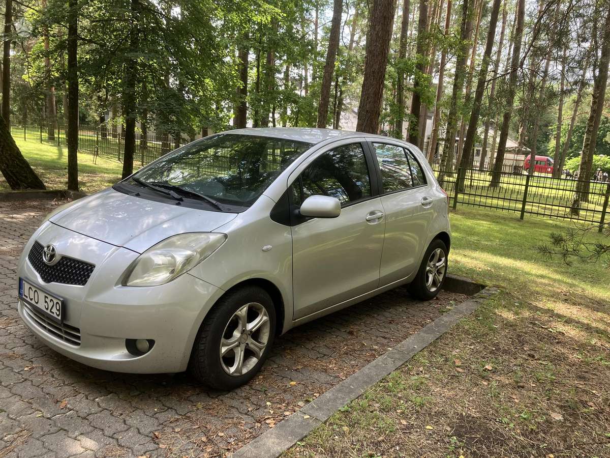 Toyota Yaris - 4