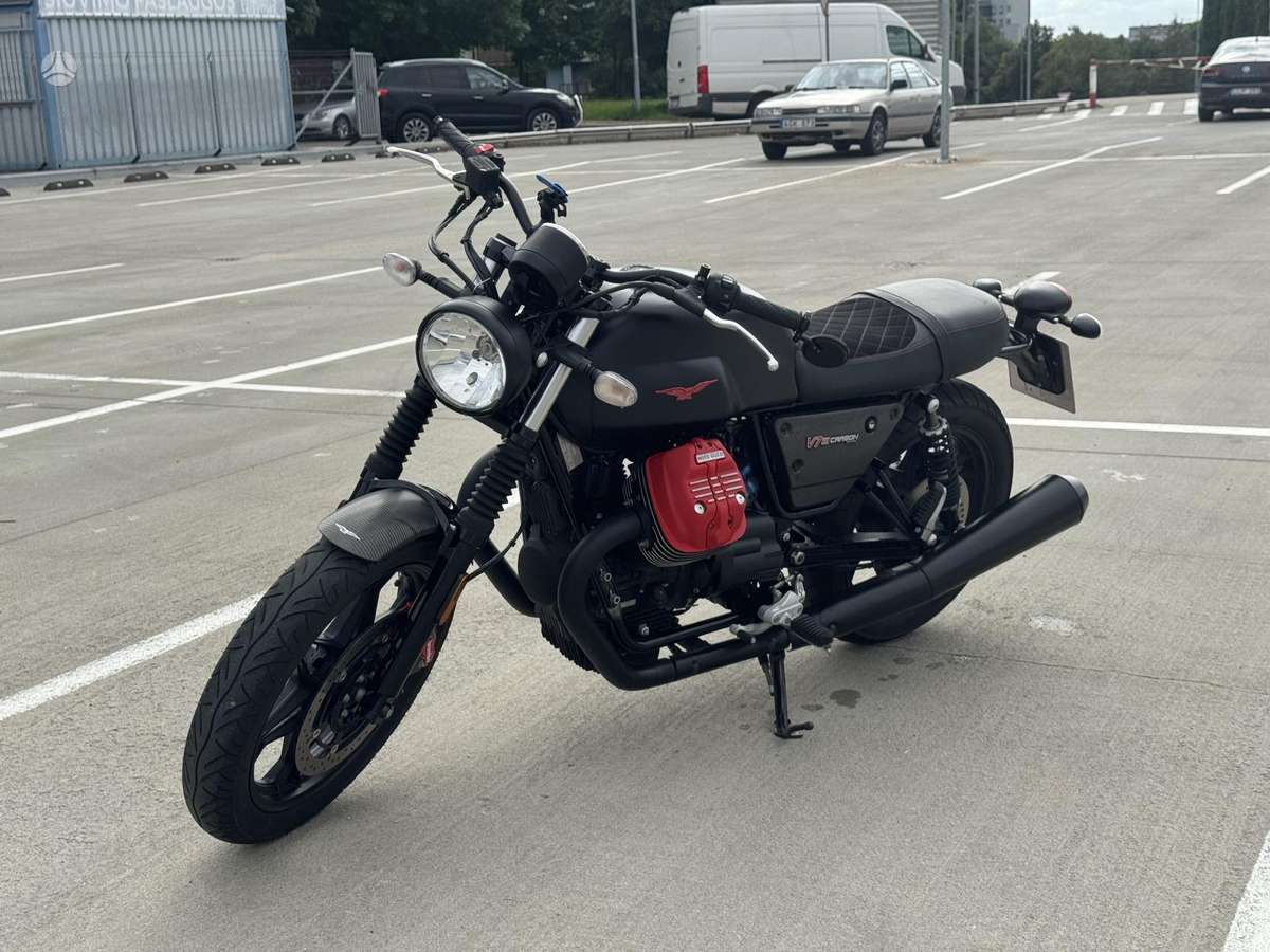 Moto Guzzi V7 744cc, street / classic