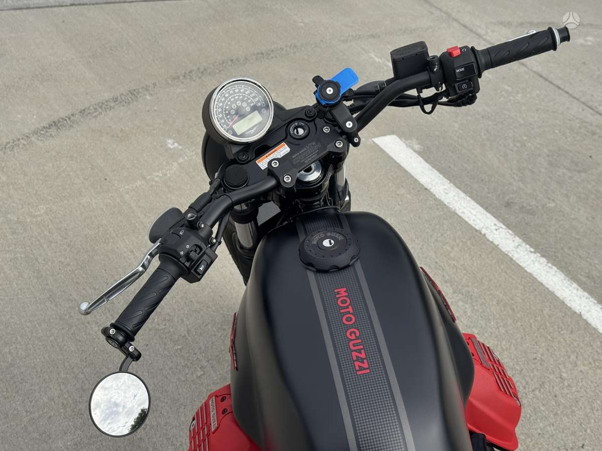 Moto Guzzi V7 744cc, street / classic