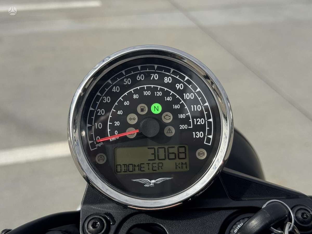 Moto Guzzi V7 744cc, street / classic
