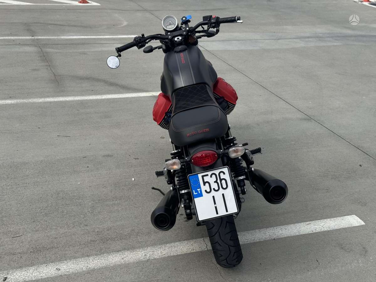 Moto Guzzi V7 744cc, street / classic