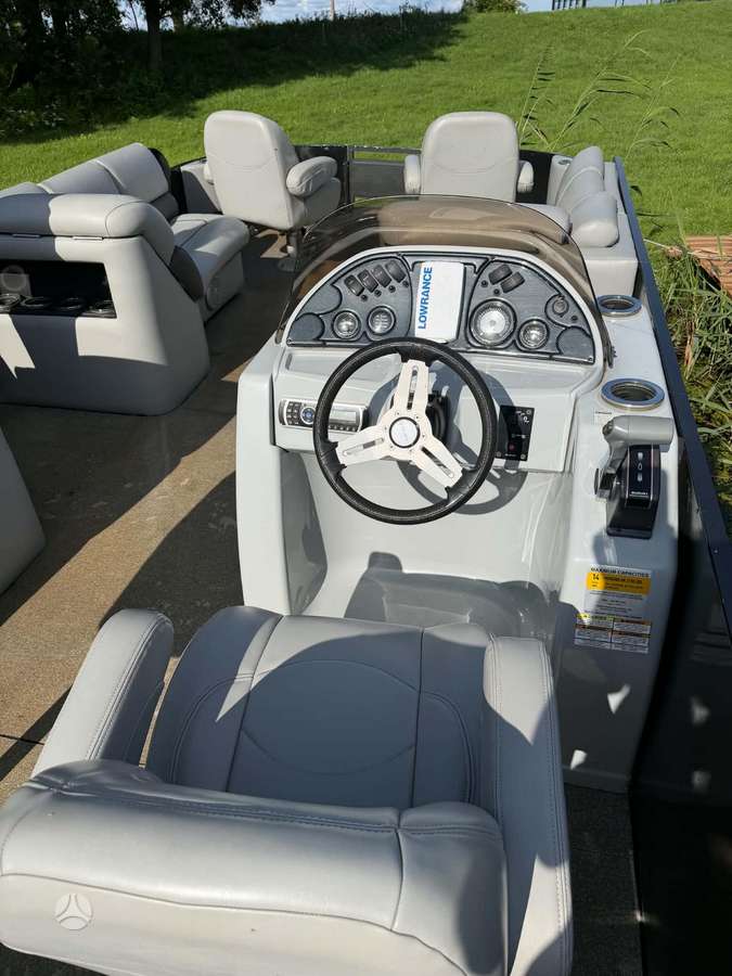 Silver Wave 230 Tritoon, понтонные катера