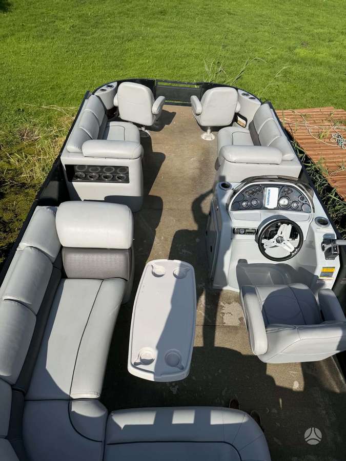 Silver Wave 230 Tritoon, понтонные катера