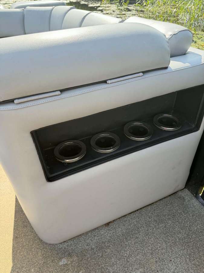Silver Wave 230 Tritoon, понтонные катера