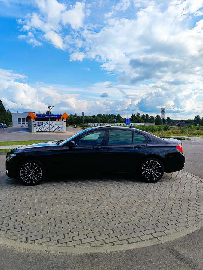 BMW 730, 3.0 l., Седан