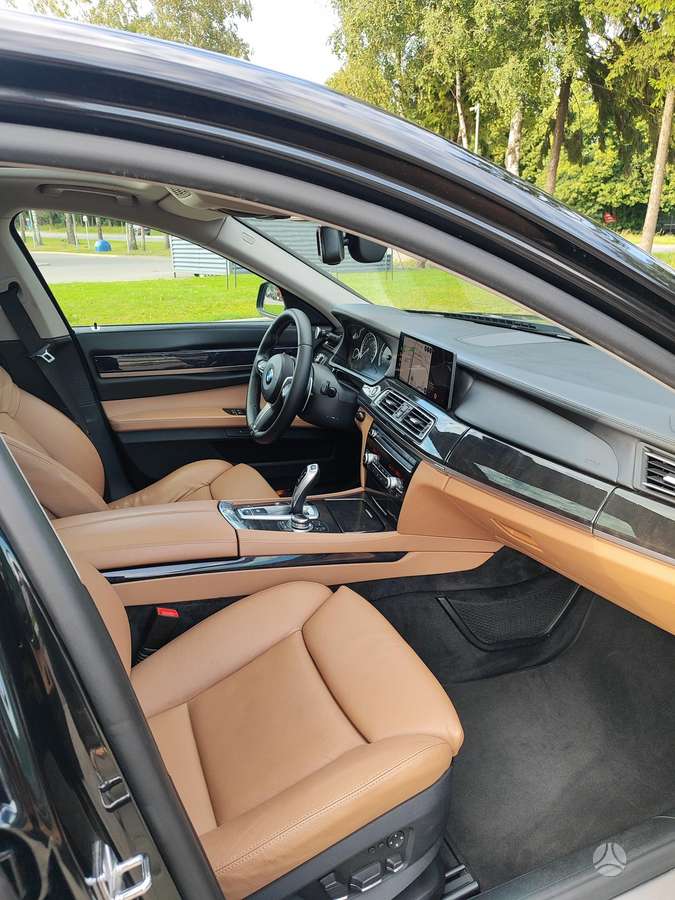 BMW 730, 3.0 l., Седан