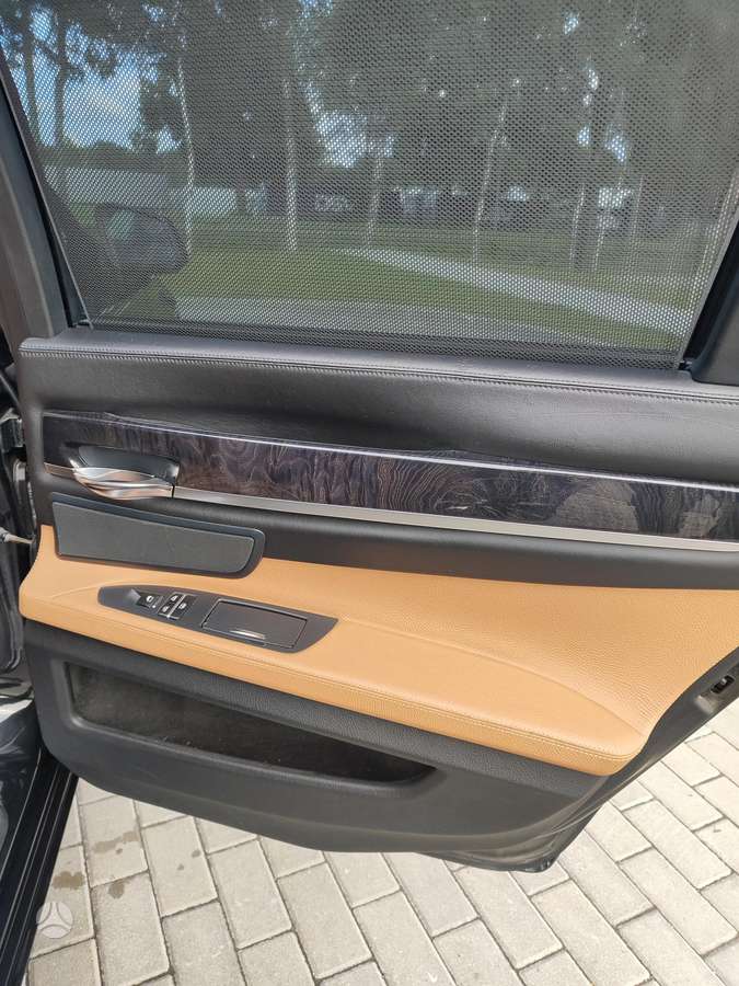 BMW 730, 3.0 l., Седан