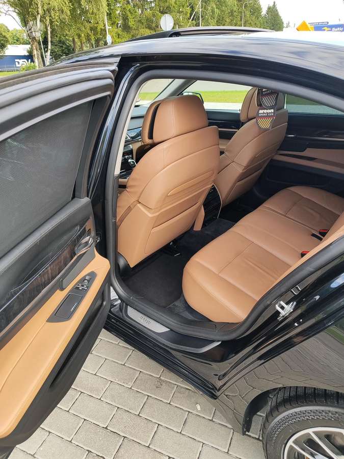 BMW 730, 3.0 l., Седан