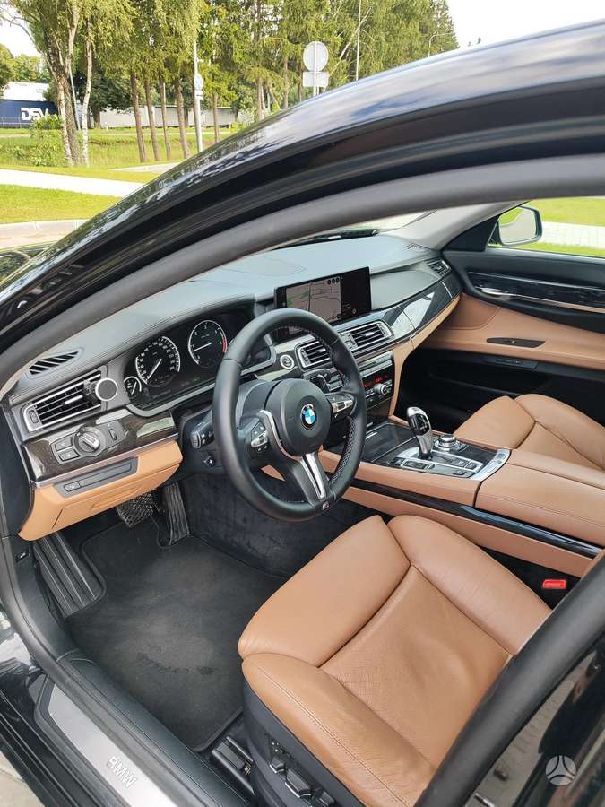 BMW 730, 3.0 l., Седан