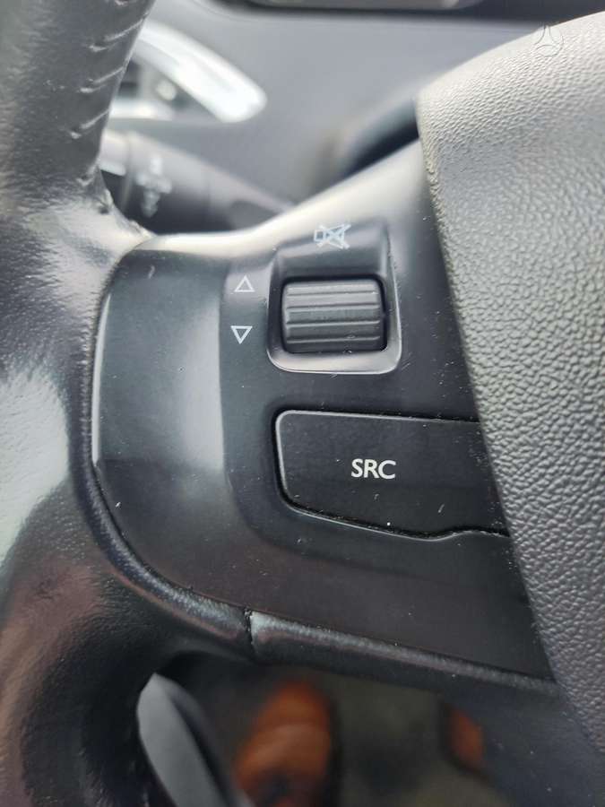 Peugeot 2008 - 11