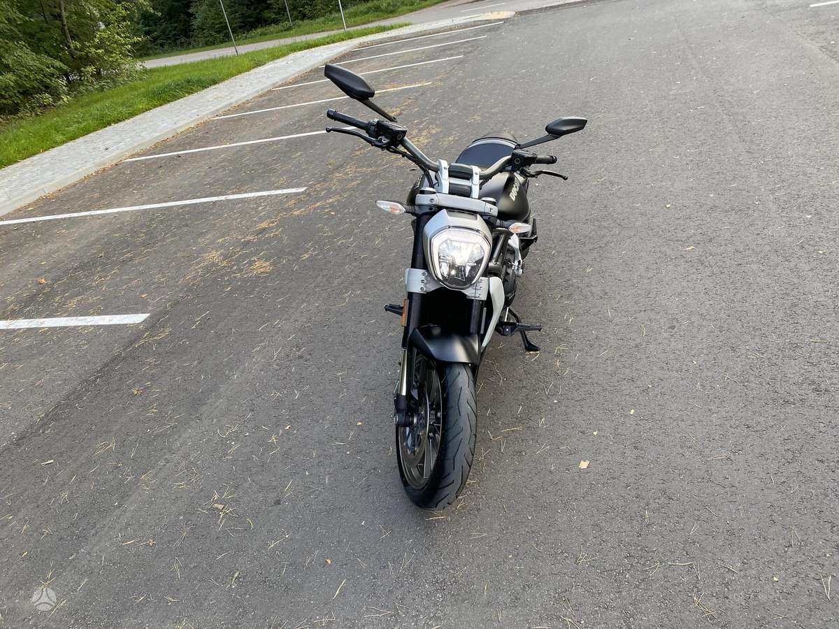 Ducati Diavel, street / klasikiniai