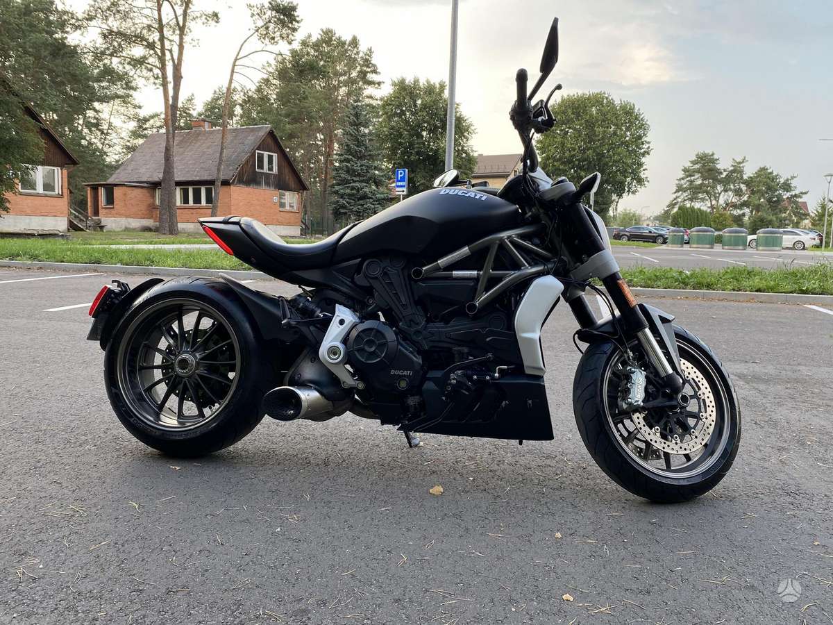 Ducati Diavel, street / klasikiniai