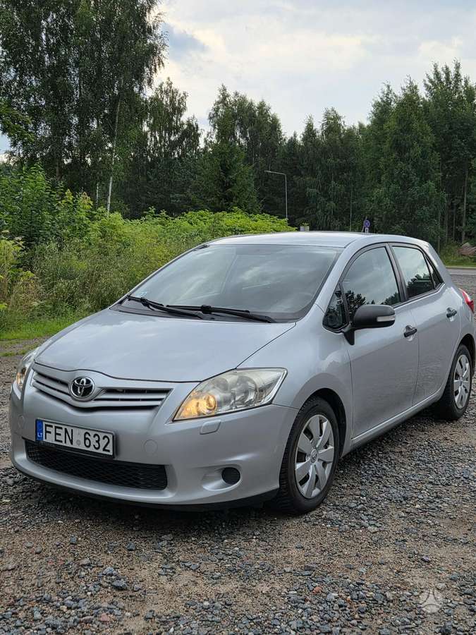 Toyota Auris - 1