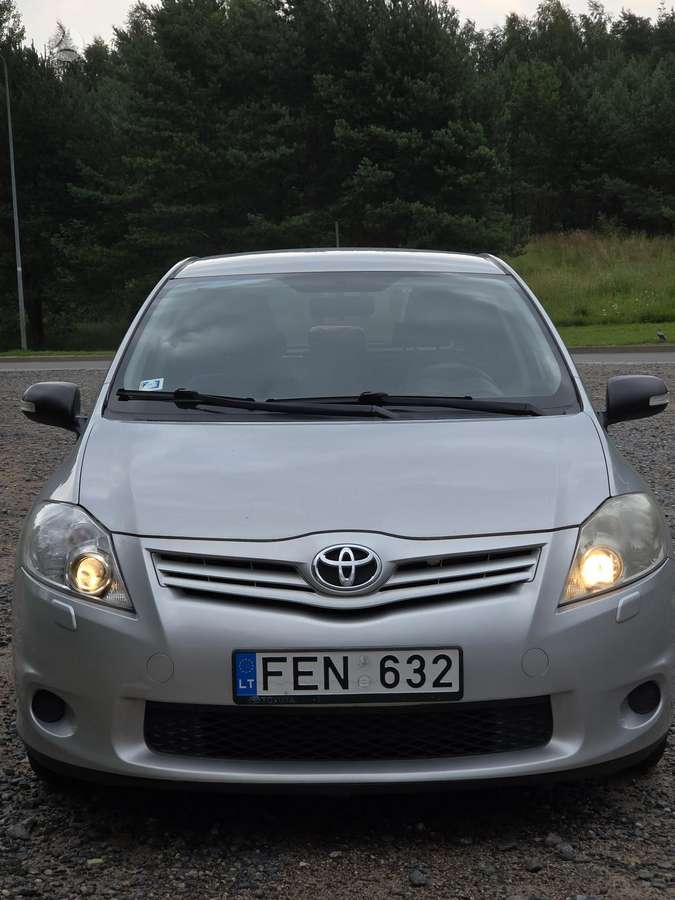 Toyota Auris - 2