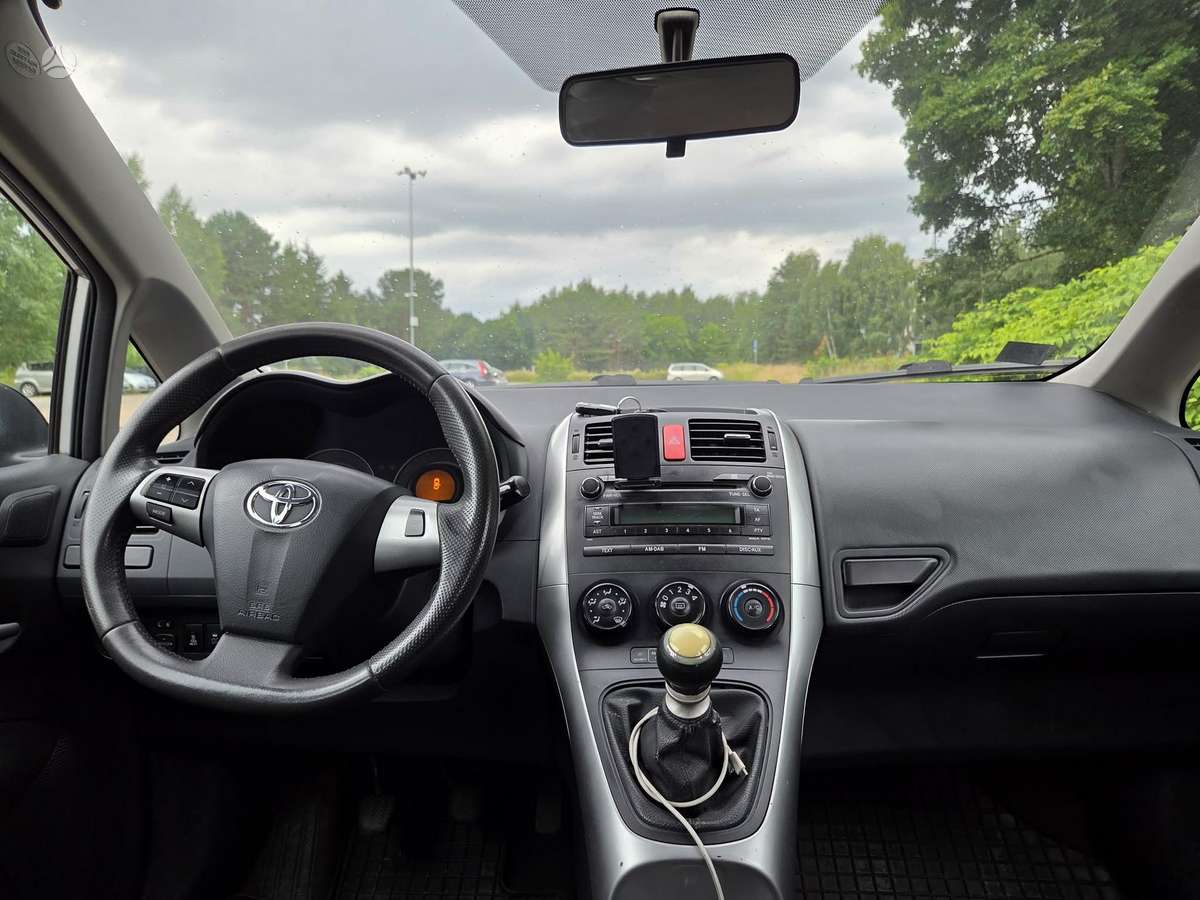 Toyota Auris - 11