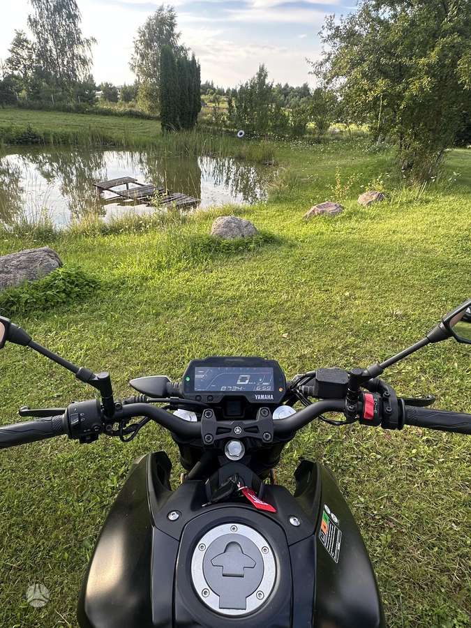 Yamaha MT 125, street / classic