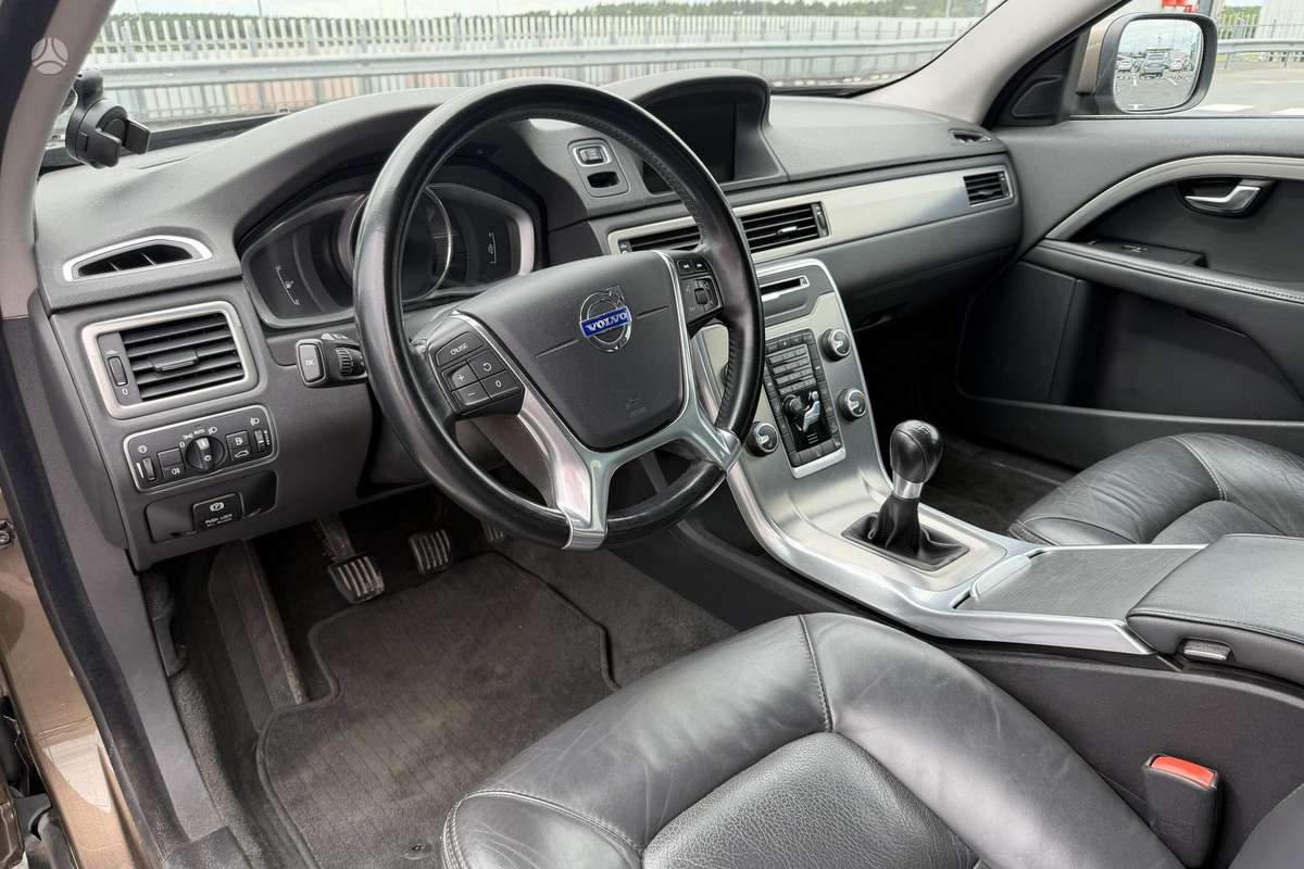 Volvo XC70 - 10