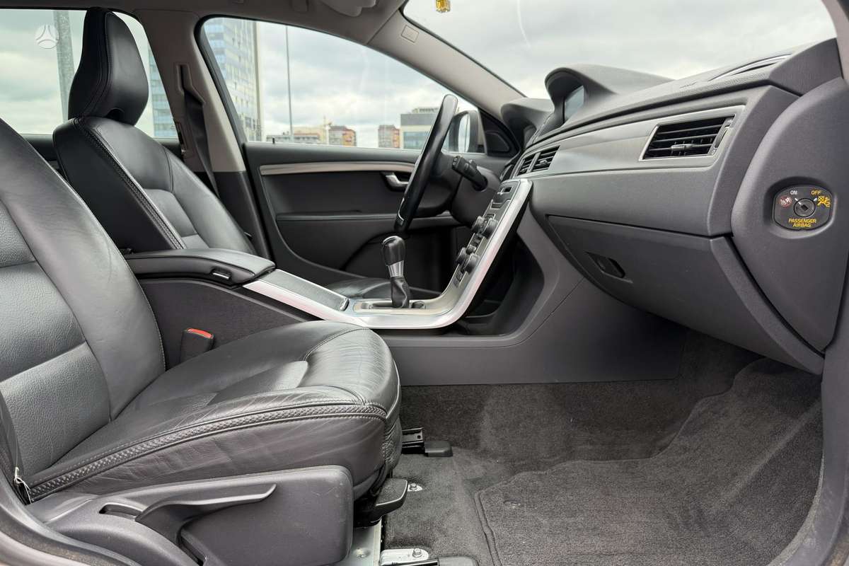 Volvo XC70 - 12