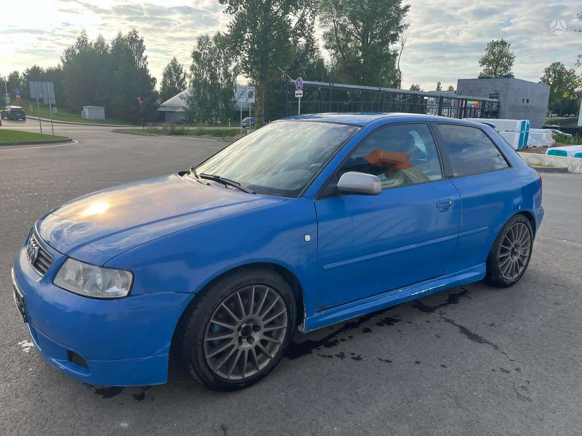 Audi A3, 1.8 l., Хэтчбек