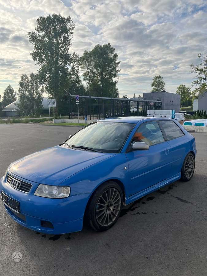 Audi A3, 1.8 l., Хэтчбек