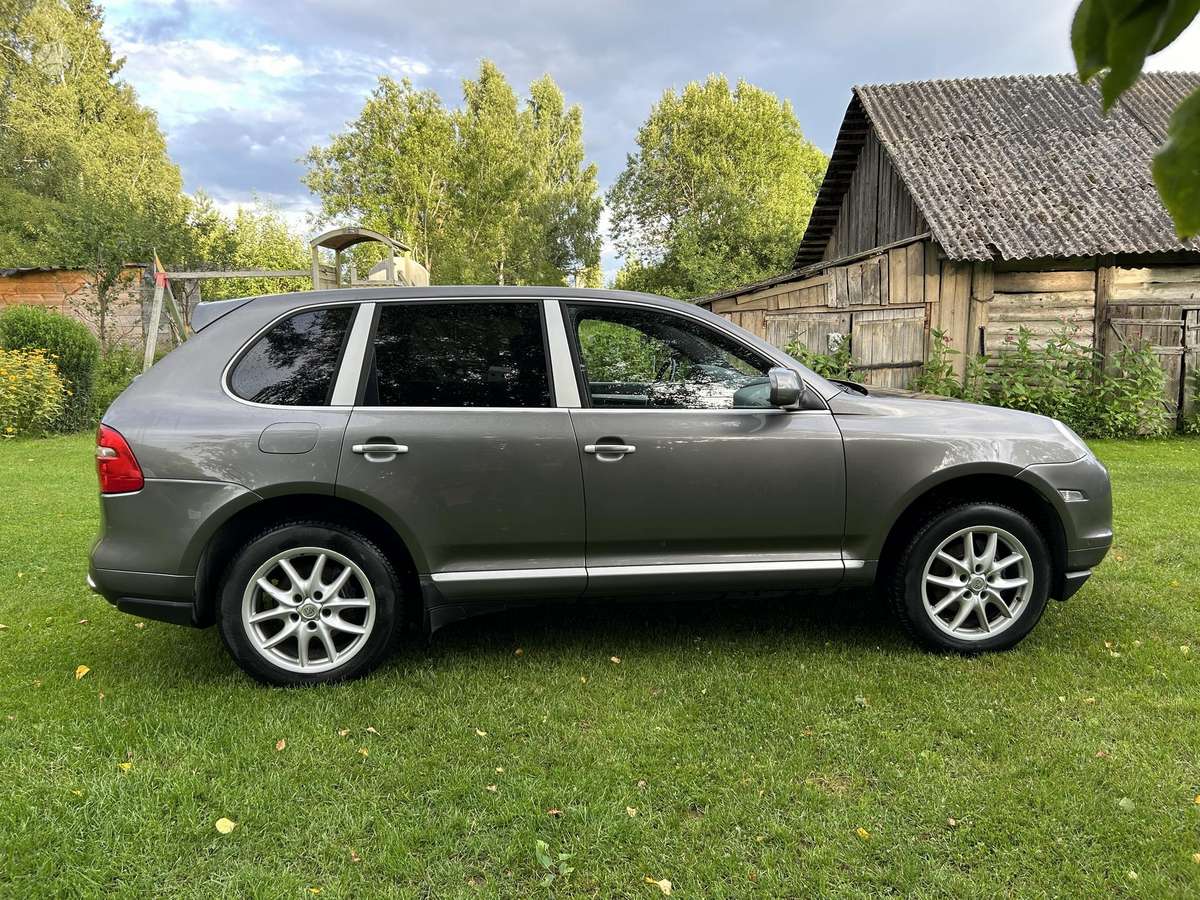 Porsche Cayenne - 4