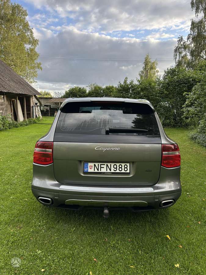 Porsche Cayenne - 5