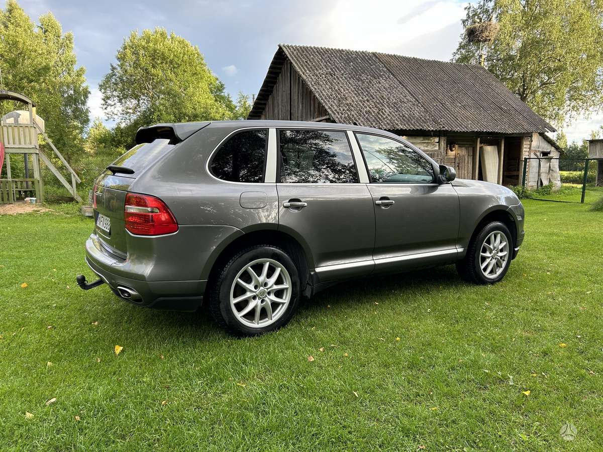 Porsche Cayenne - 6