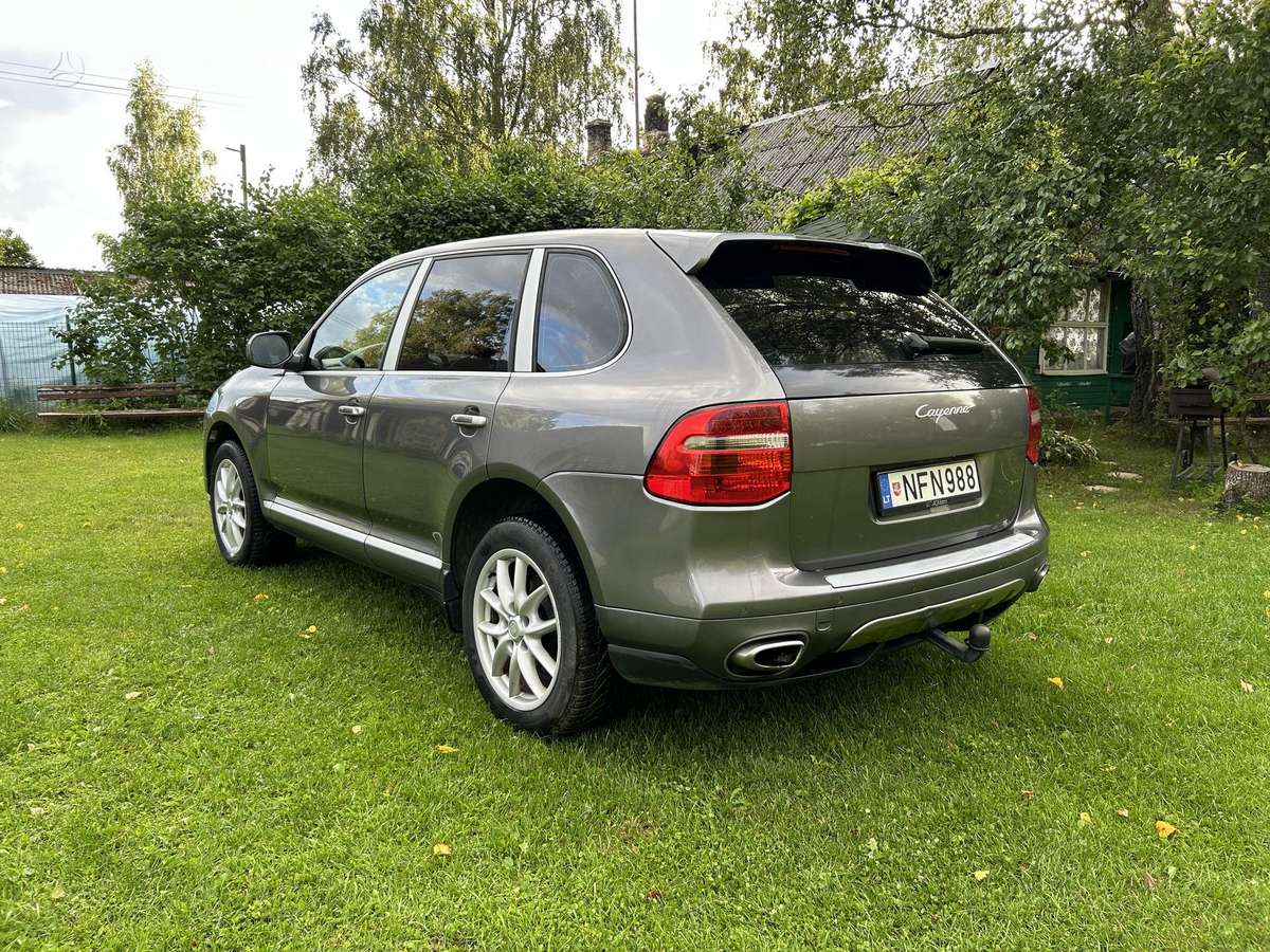 Porsche Cayenne - 7
