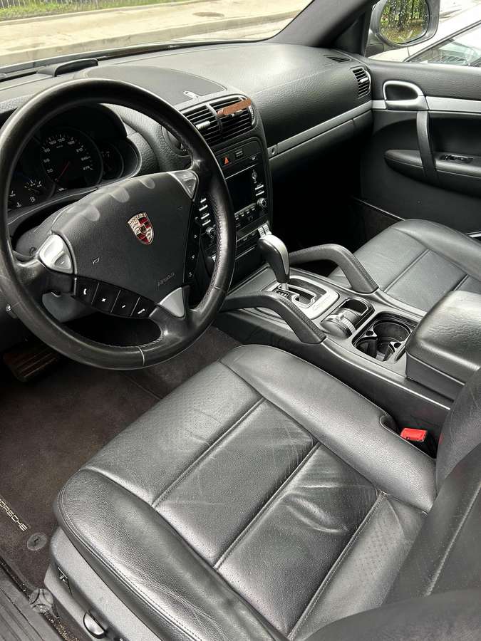 Porsche Cayenne - 10