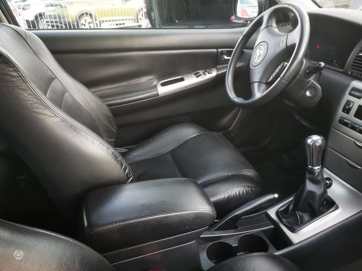 Toyota Corolla - 4