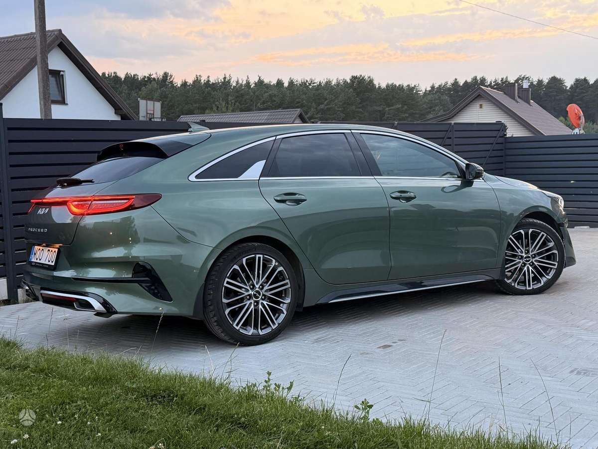 Kia ProCeed, 1.5 l., hatchback