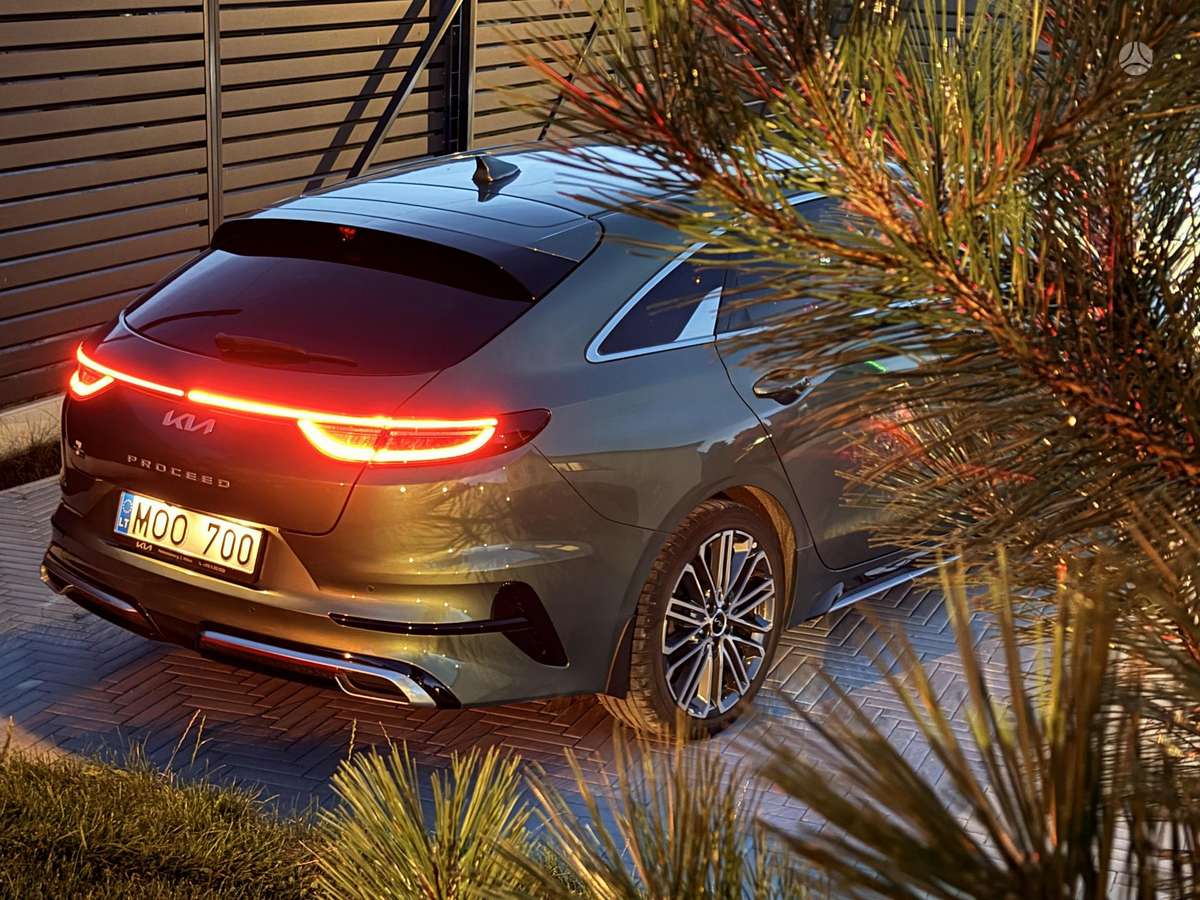 Kia ProCeed, 1.5 l., hatchback
