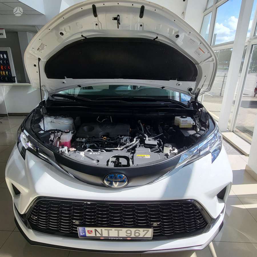 Toyota Sienna - 9