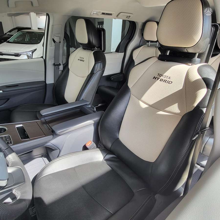 Toyota Sienna - 12