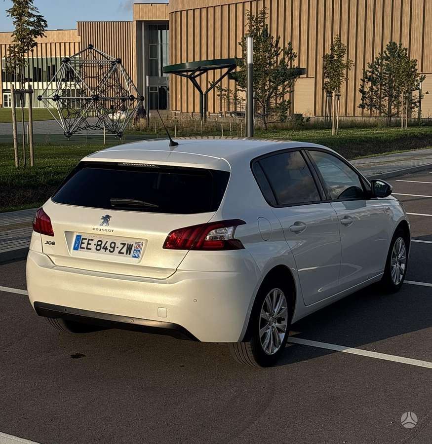 Peugeot 308, 1.2 l., hatchback