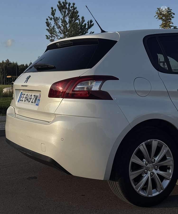 Peugeot 308, 1.2 l., hatchback