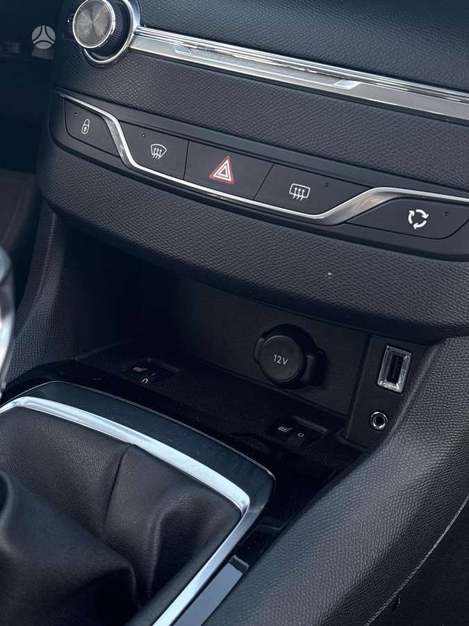 Peugeot 308, 1.2 l., hatchback