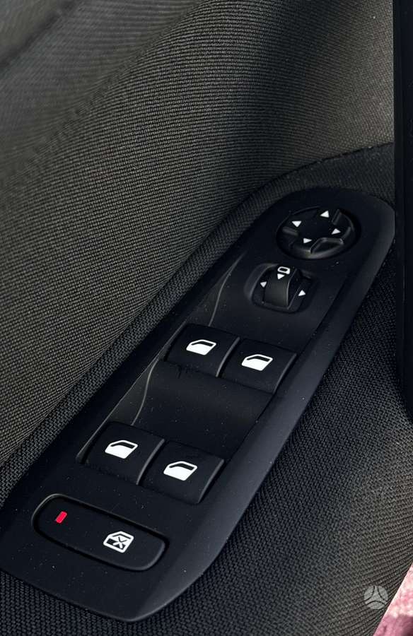 Peugeot 308, 1.2 l., hatchback