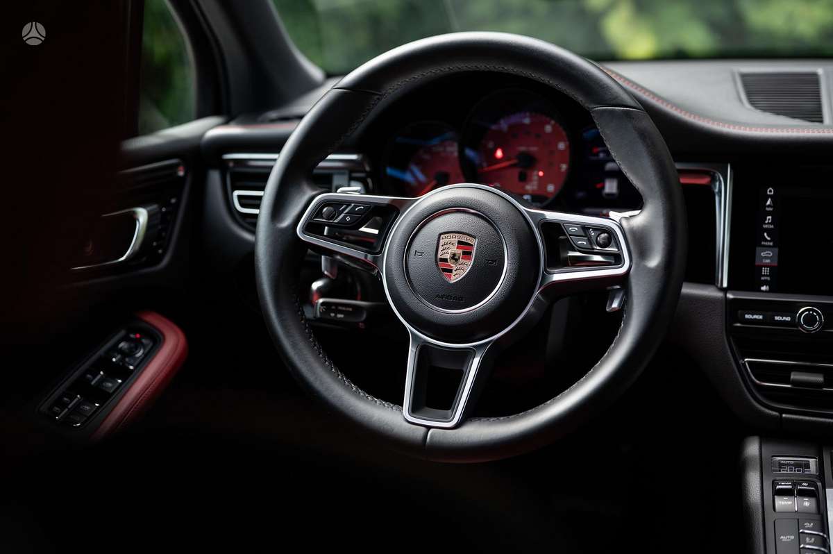 Porsche Macan - 3