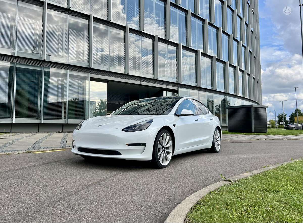 Tesla Model 3 - 2