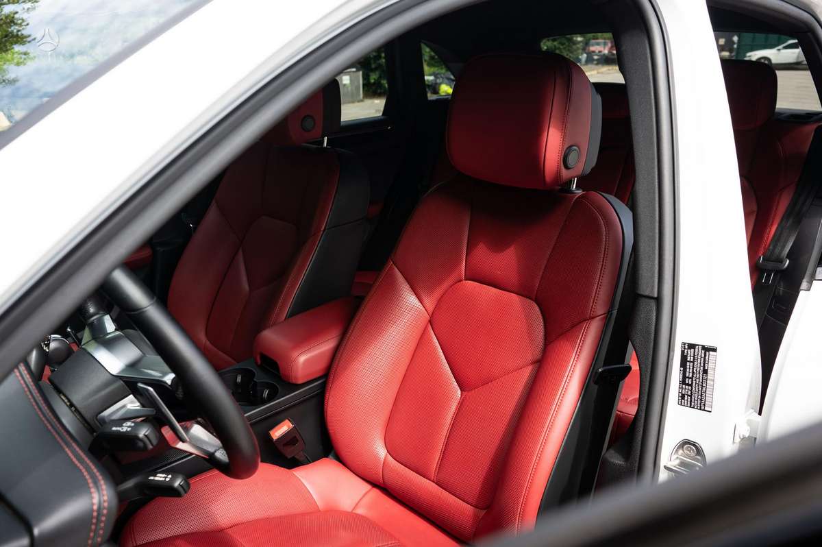 Porsche Macan - 8