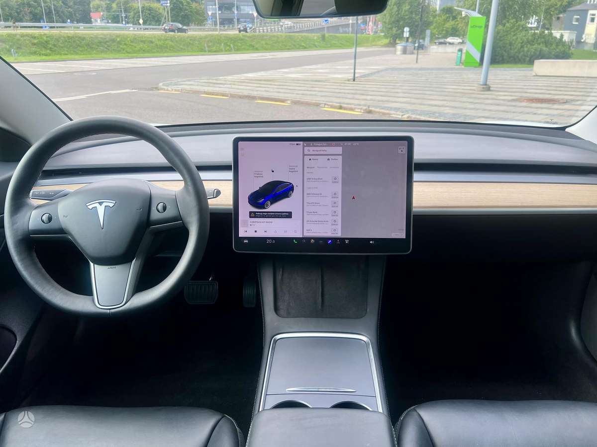 Tesla Model 3 - 9